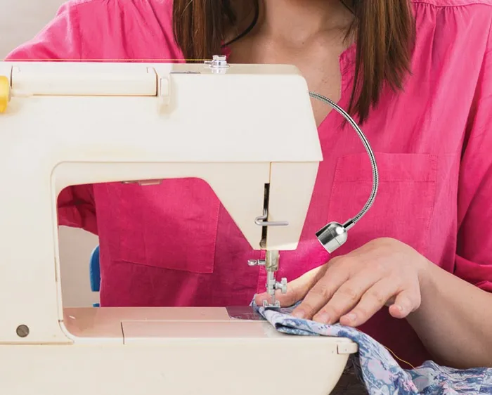 Daylight Sewing Machine Lamp - Image 4